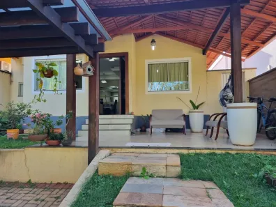 Casa com 3 Quartos à venda, 140m² no Sítio de Recreio Ipê, Goiânia