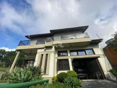 Casa com 3 Quartos à venda, 360m² no Floresta, Caxias do Sul