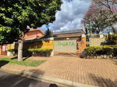 Casa com 3 Quartos à venda, 195m² no Jardim Santa Helena, Maringá
