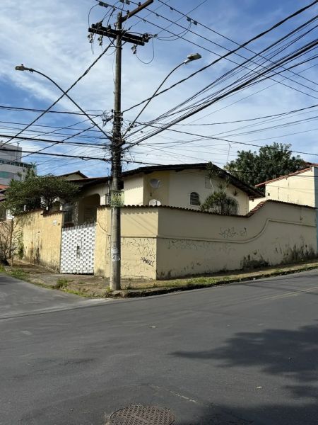 Casa com 3 quartos — Itapoã, Belo Horizonte