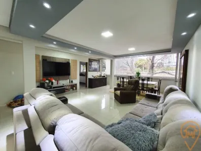Casa com 3 Quartos à venda, 585m² no Portão, Curitiba