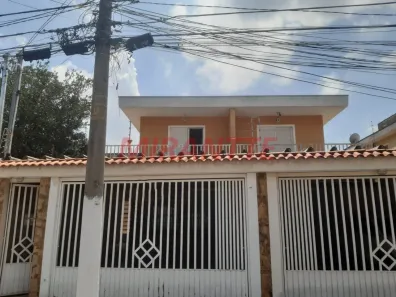 Sobrado com 3 Quartos à venda, 142m² no Vila Nivi, São Paulo