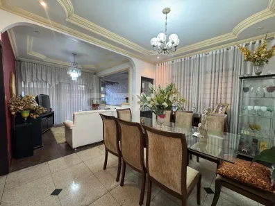 Casa com 3 Quartos à venda, 254m² no Alvorada, Divinópolis