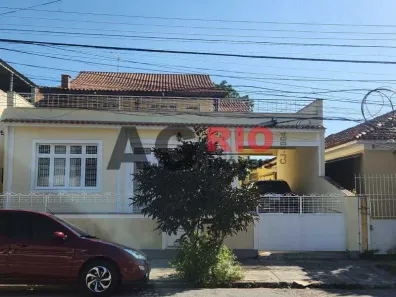 Casa com 4 Quartos à venda, 245m² no Vila Valqueire, Rio de Janeiro