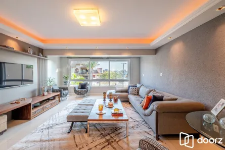 Casa com 4 Quartos à venda, 357m² no Chácara das Pedras, Porto Alegre