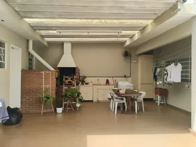 Casa com 3 Quartos à venda, 298m² no Jardim Sandra, São Paulo
