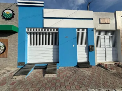 Casa com 3 Quartos para alugar, 139m² no Centro, Itabaiana