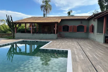 Fazenda/Sítio com 4 Quartos à venda, 68000m² no Biriça, Bragança Paulista