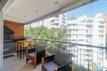 Apartamento com 3 Quartos para alugar, 129m² no Real Parque, São Paulo
