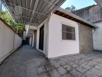 Casa com 3 Quartos à venda, 200m² no Charitas, Niterói