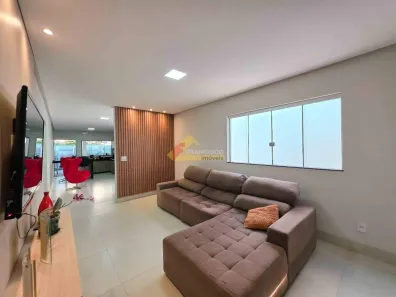 Casa com 3 Quartos à venda, 200m² no Orion, Divinópolis