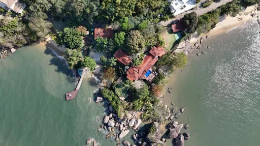 Casa de Condomínio com 7 Quartos para alugar, 1100m² no , Mangaratiba