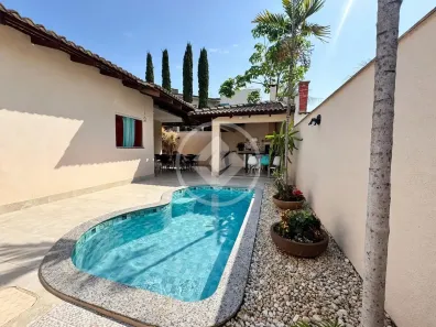 Casa de Condomínio com 3 Quartos à venda, 180m² no Loteamento Portal do Sol I, Goiânia