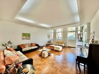 Casa com 7 Quartos para alugar, 314m² no Serra, Belo Horizonte
