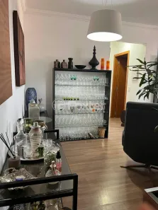 Apartamento com 2 Quartos à venda, 75m² no Três Figueiras, Porto Alegre