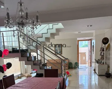 Sobrado com 4 Quartos à venda, 335m² no Santa Maria, Uberaba
