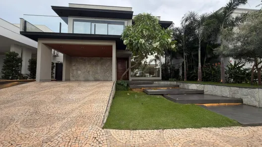 Casa com 4 Quartos à venda, 300m² no Plano Diretor Sul, Palmas