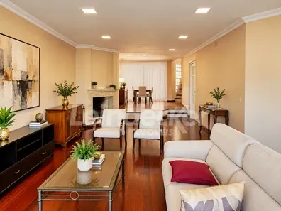 Casa com 3 Quartos para alugar, 341m² no Santo Antônio, Porto Alegre