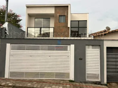 Casa com 3 Quartos à venda, 176m² no Centro, Contagem