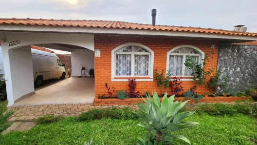 Casa com 3 Quartos à venda, 180m² no Uvaranas, Ponta Grossa