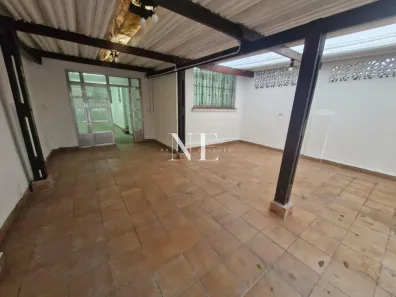 Sobrado com 3 Quartos para alugar, 215m² no Vila Mathias, Santos