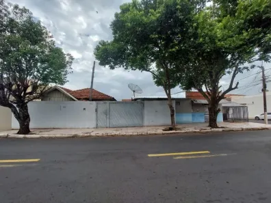 à venda, 250m² no Bassan, Marília