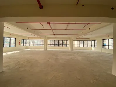 Sala Comercial para alugar, 211m² no Tabajaras, Uberlândia