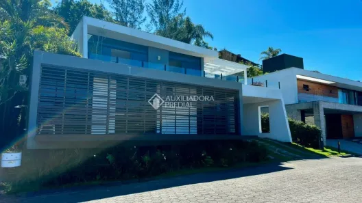 Casa de Condomínio com 3 Quartos à venda, 205m² no Morrinhos, Garopaba