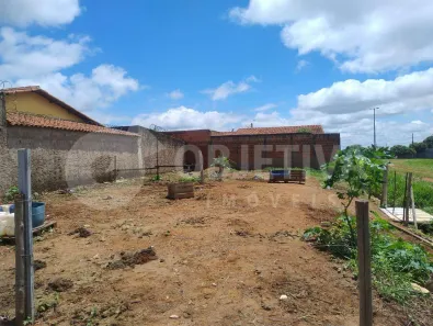 Lote/Terreno à venda, 354m² no Minas Gerais, Uberlândia
