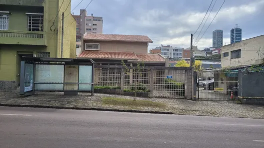 Casa com 3 Quartos à venda, 322m² no Mercês, Curitiba
