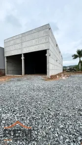 Galpão/Depósito/Armazém para alugar, 372m² no Centro, Camboriú