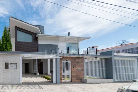 Sala Comercial com 3 Quartos para alugar, 200m² no Aeroporto, Tubarão