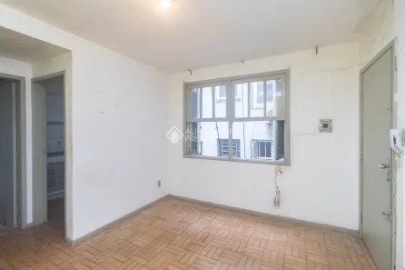 Kitnet com 1 Quarto para alugar, 27m² no Floresta, Porto Alegre