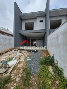 Sobrado com 3 Quartos à venda, 177m² no Costa e Silva, Joinville