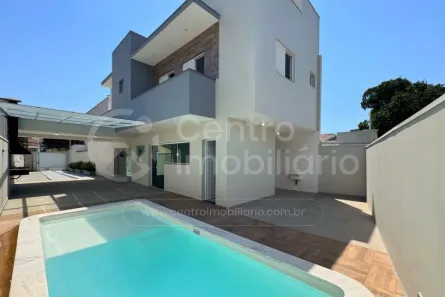 Casa com 3 Quartos à venda, 140m² no Centro, Peruíbe