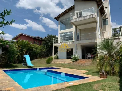 Casa de Condomínio com 3 Quartos para alugar, 400m² no Jardim Indaiá, Embu das Artes