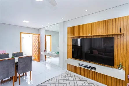 Casa com 3 Quartos para venda ou aluguel, 145m² no Vila Iório, São Paulo