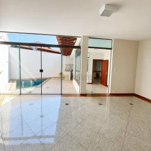 Casa com 4 Quartos para alugar, 270m² no Jardim Estoril IV, Bauru