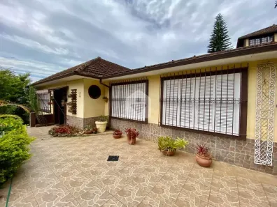 Casa com 5 Quartos à venda, 500m² no Coronel Veiga, Petrópolis