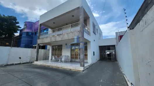 Casa com 4 Quartos à venda, 244m² no Grageru, Aracaju