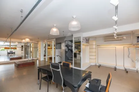 Casa com 4 Quartos à venda, 337m² no Chácara das Pedras, Porto Alegre