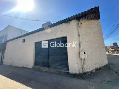 Sala Comercial para alugar, 520m² no Cândida Câmara, Montes Claros