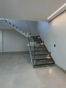 Sobrado com 5 Quartos à venda, 301m² no Vigilato Pereira, Uberlândia