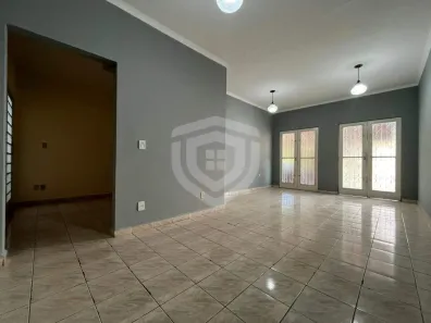 Casa com 3 Quartos para alugar, 121m² no Vila Nova Cidade Universitária, Bauru