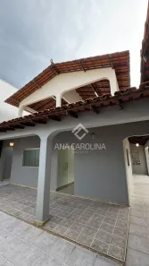 Casa com 5 Quartos à venda, 240m² no Monte Carmelo, Montes Claros