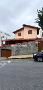 Casa com 4 Quartos para alugar, 213m² no Fernão Dias, Belo Horizonte