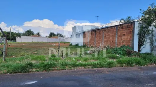Lote/Terreno com 1 Quarto à venda, 250m² no Granada, Uberlândia