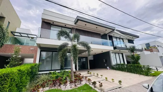 Casa de Condomínio com 4 Quartos à venda, 376m² no Chapada, Manaus