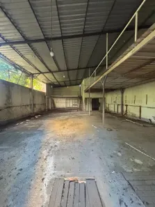 Galpão/Depósito/Armazém com 3 Quartos à venda, 300m² no Del Castilho, Rio de Janeiro