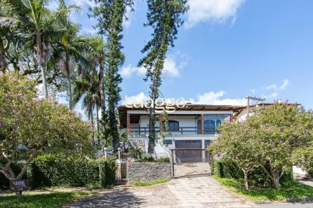Casa com 2 Quartos para alugar, 262m² no Ipanema, Porto Alegre